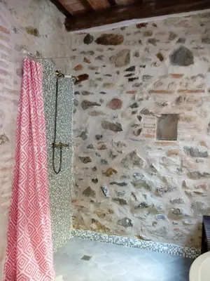 Un baño de Cal Camilo