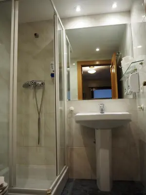 Un baño de Hostal Acella