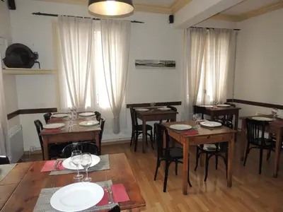 Un restaurante o sitio para comer en Fonda Can Fasersia