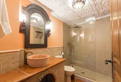 Un baño de Mundobriga
