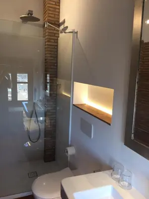 Un baño de Hotel Cresol