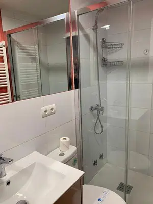 Un baño de Hotel Charle
