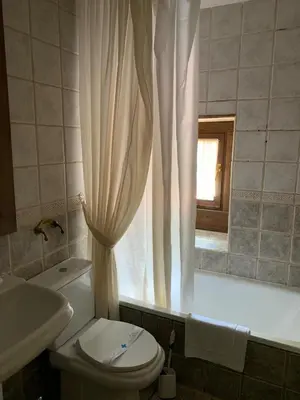 Un baño de Hotel Charle