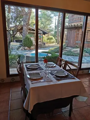 Piscina en o cerca de Hostal del Senglar