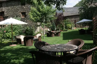 Jardín al aire libre en Hotel Vall Ferrera