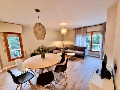 Una televisión o centro de entretenimiento en Apartamentos LCR Boutique, LCR Suites y LCR Los Valles