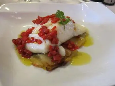 Comida en o cerca de este hotel