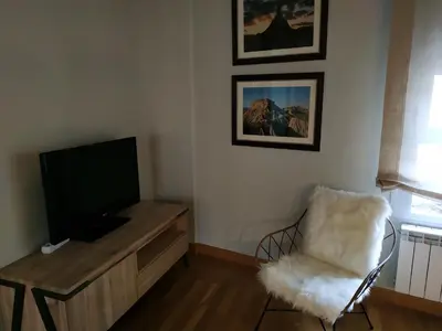 Una televisión o centro de entretenimiento en El Bordon