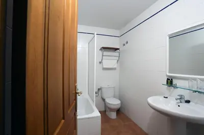 Un baño de Hospedería Sádaba