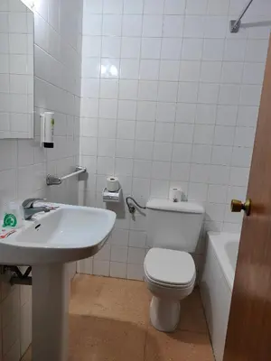 Un baño de Hostal Restaurante Venta del Barro