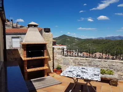 Vista general de una montaña o vista desde the country house