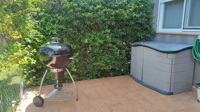 Barbacoa disponible para clientes en el apartamento