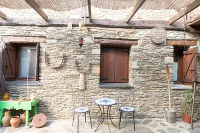 Un patio o zona al aire libre en La Llar-Lo Paller del Coc