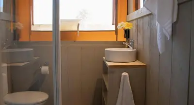 Un baño de Camping La Ribera Salada