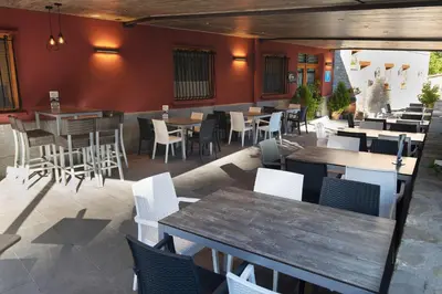 Un restaurante o sitio para comer en Hotel Cinca