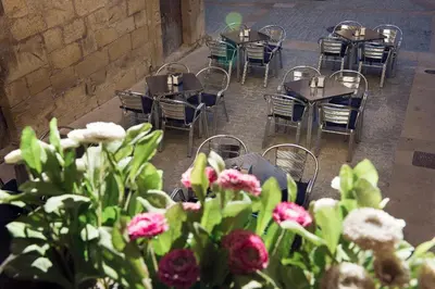 Un restaurante o sitio para comer en Lo Raconet de la Plaça