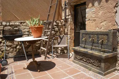 Barbacoa disponible para clientes en la casa o chalet