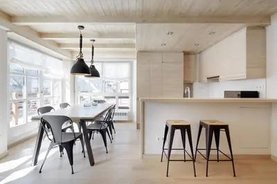 Una cocina o zona de cocina en Val de Ruda Luxe 52 by FeelFree Rentals