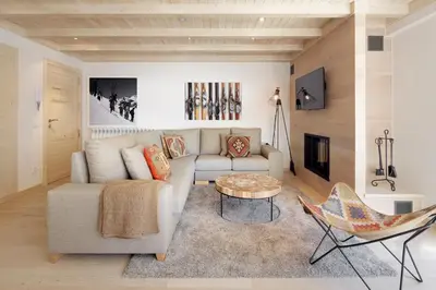 Una televisión o centro de entretenimiento en Val de Ruda Luxe 52 by FeelFree Rentals