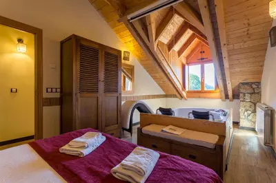 Cama o camas de una habitación en Balcon del Pirineo Rural Ordesa