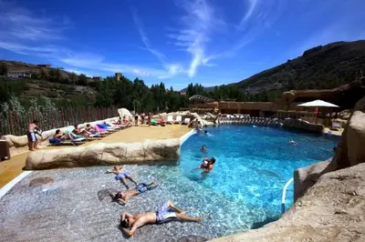 Piscina en o cerca de La Colmenita