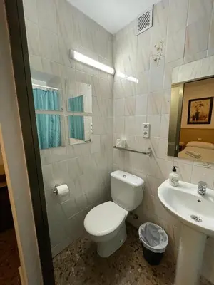 Un baño de Hostal Milmarcos