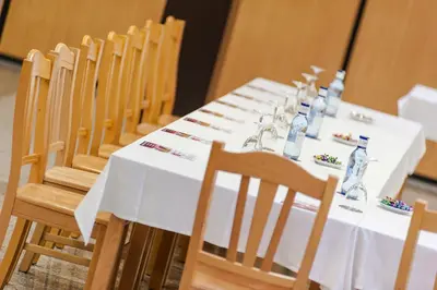 Un restaurante o sitio para comer en Iraipe Izaga Hostal