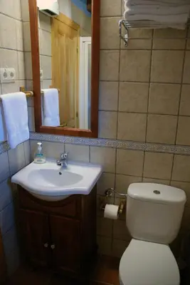 Un baño de Casa el Parque Cajal