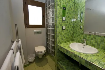 Un baño de Fonda Farré