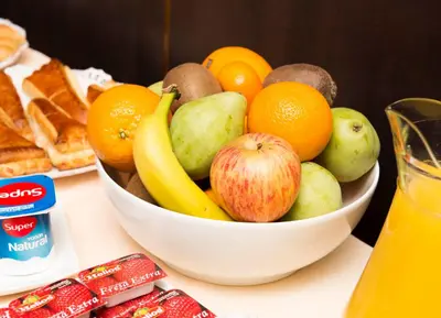 Comida en o cerca de este hotel
