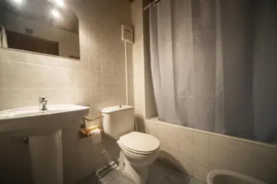 Un baño de Fonda Eth Petit - Sólo adultos,niños a partir de 12 años