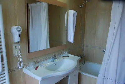 Un baño de Hotel Balneari de Vallfogona de Riucorb