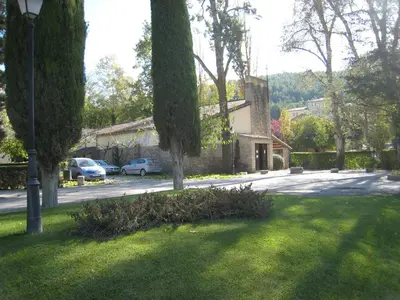 Jardín al aire libre en Hotel Balneari de Vallfogona de Riucorb