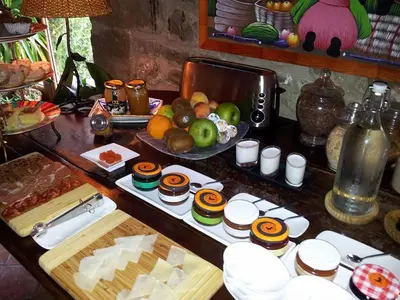 Comida en o cerca of this country house