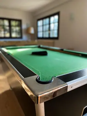 Mesa de billar en Hotel Tirol