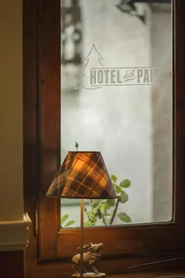 Certificado, premio, señal o documento que está expuesto en Hotel Deth Pais