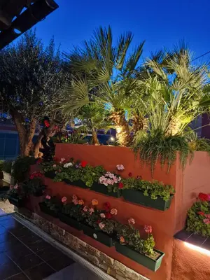 Jardín al aire libre en El Jardin de Gala