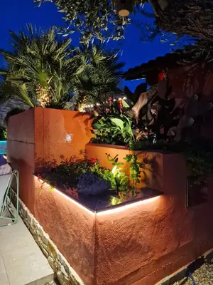 Jardín al aire libre en El Jardin de Gala