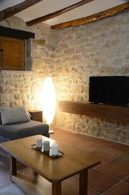 Una televisión o centro de entretenimiento en Cal Triquell
