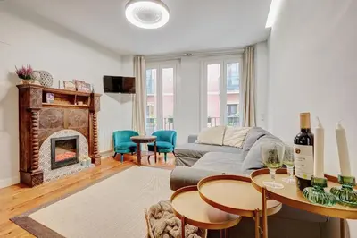 Zona de estar de Heart of Pamplona Apartments IV by clabao