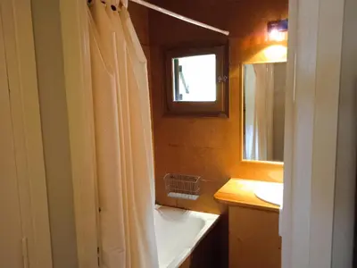 Un baño de Apartamentos 3000 Escarrilla