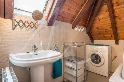 Un baño de Brahets by SeaMount Rentals