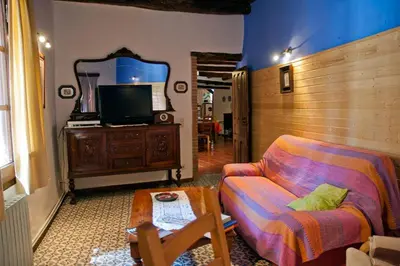 Una televisión o centro de entretenimiento en Casa Jara