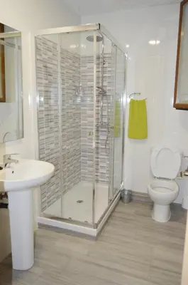 Un baño de Travelers Rest