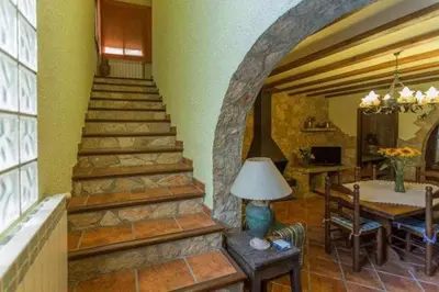 Plano de Masía de piedra con piscina