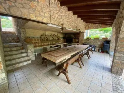 Plano de Masía de piedra con piscina