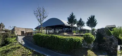 Edificio en el que se encuentra el camping resort