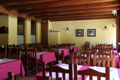 Un restaurante o sitio para comer en Hotel Rantiner