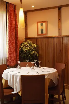 Un restaurante o sitio para comer en Hotel Pirineos