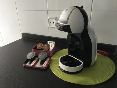Utensilios para hacer té y café en SkyLinePamplona